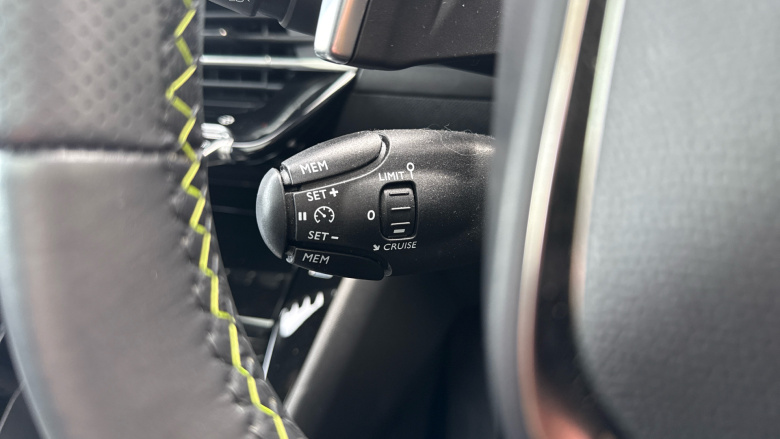 Peugeot 208 1.2 PureTech 100 GT 5dr EAT8 Petrol Hatchback